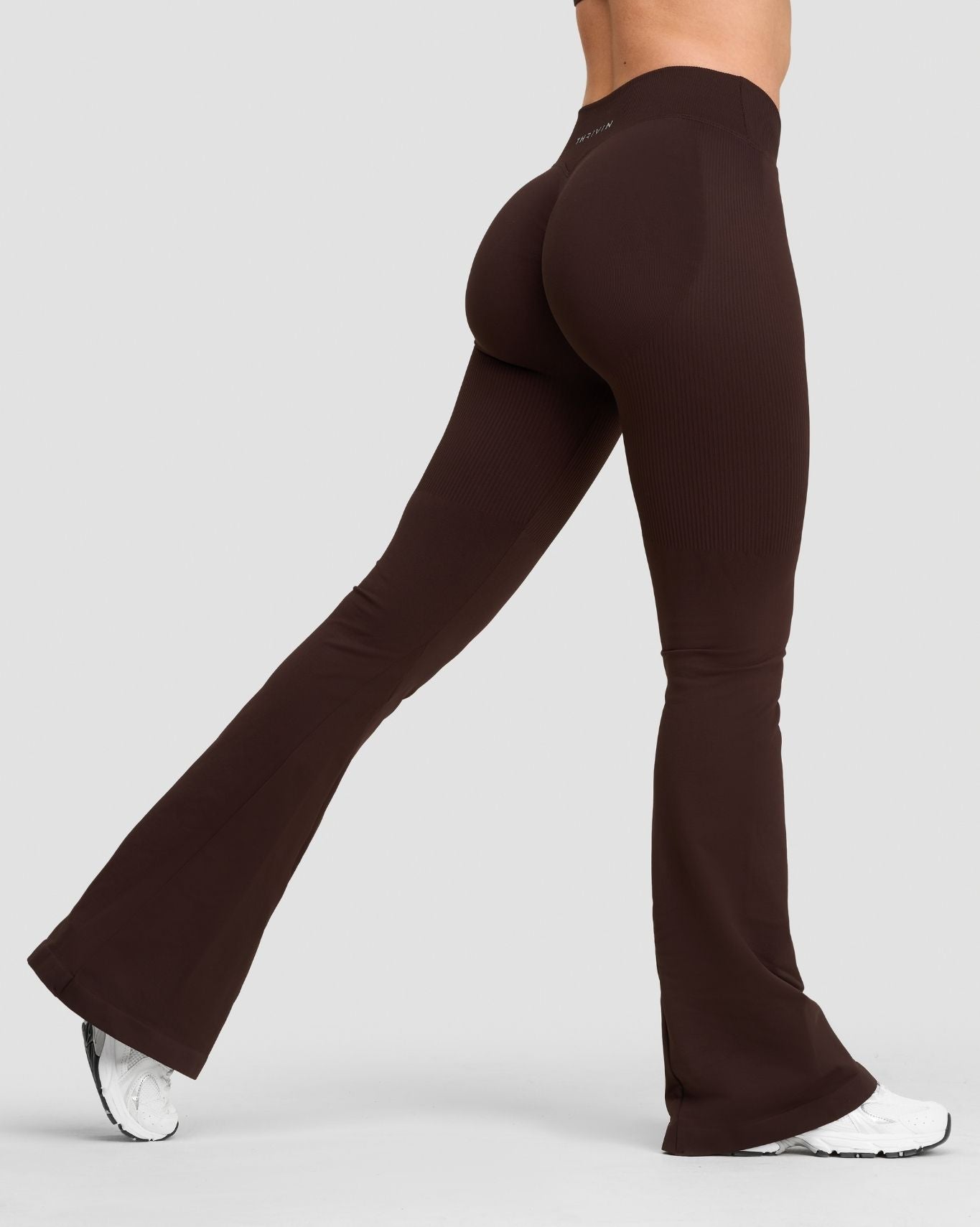 Ascend™ Sculpting Mid V-Waist Scrunch Flare | Coffee