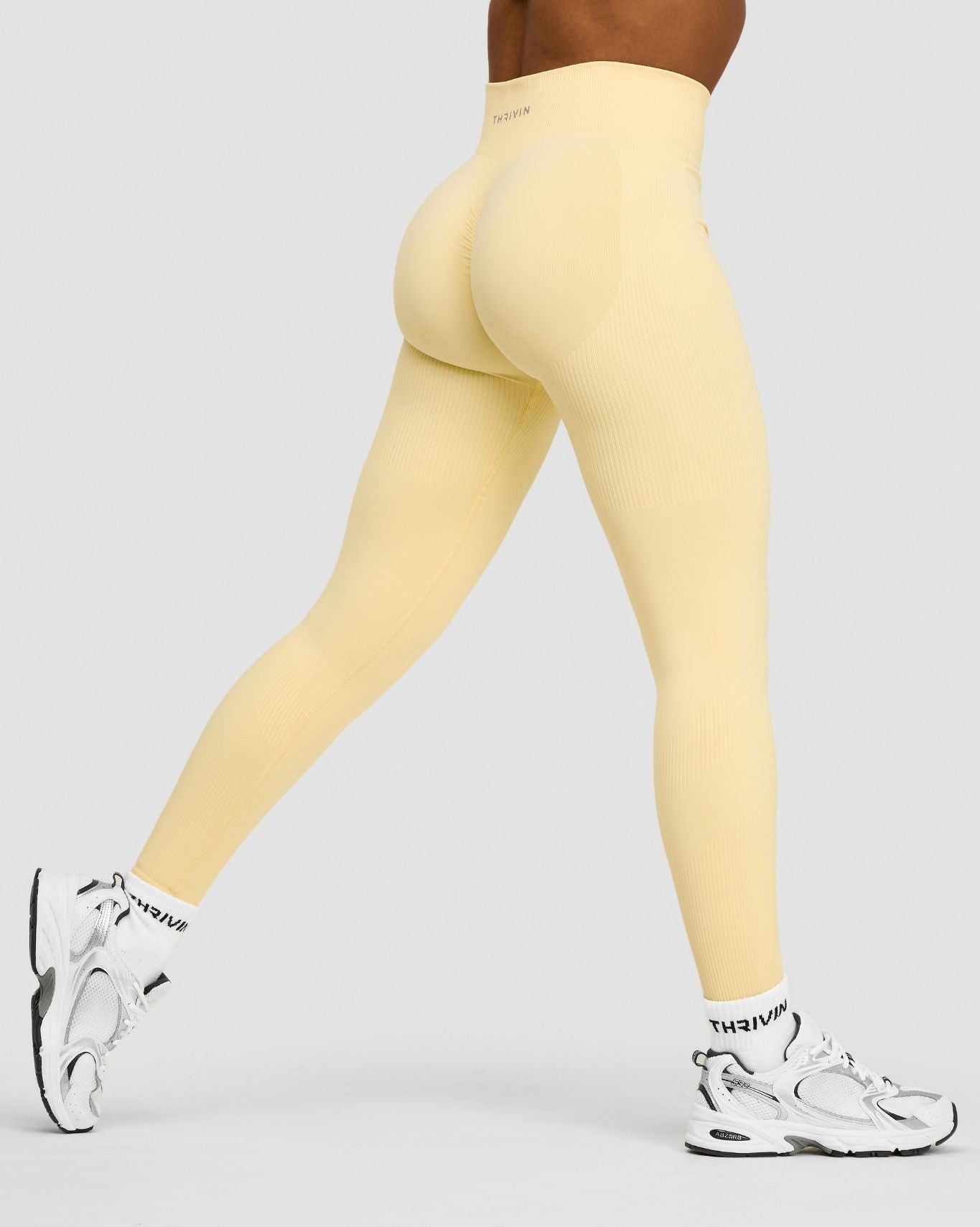 Ascend™ Sculpting Mid Waist Scrunch Leggings | Golden Butter