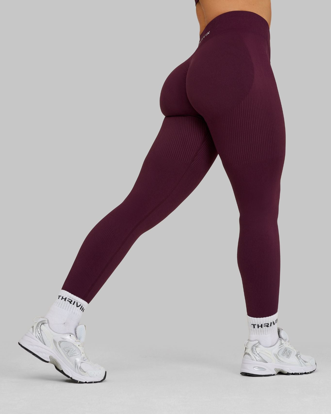 Ascend™ Sculpting Mid Waist Scrunch Leggings | Winter Plum