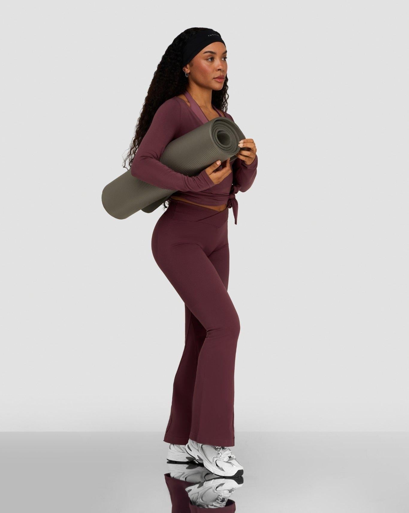 Ascend™ Sculpting Mid V-Waist Scrunch Flare | Dark Mauve