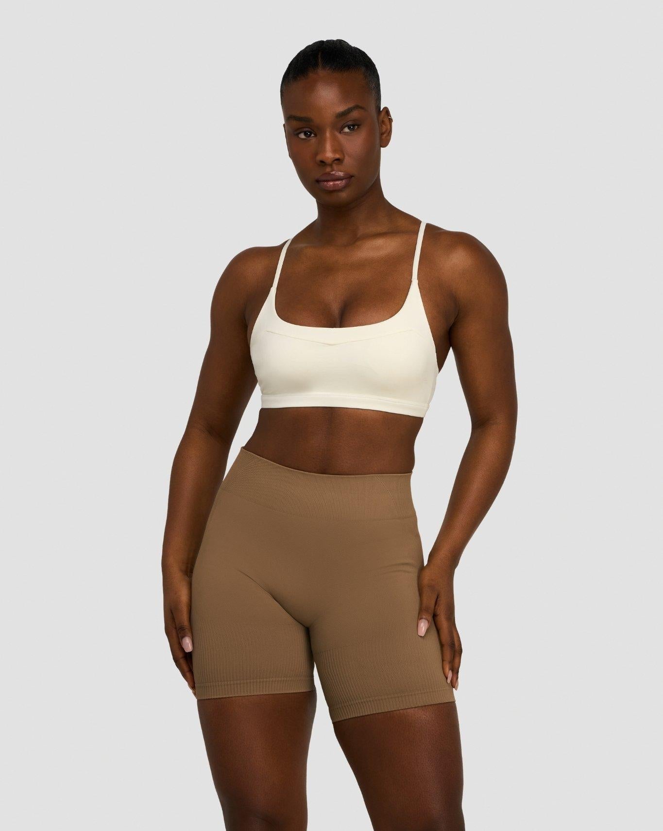 Ascend™ Sculpting Seamless Scoop Neck Bra | Cream